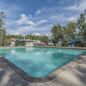 Jolly Roger Inn & Resort